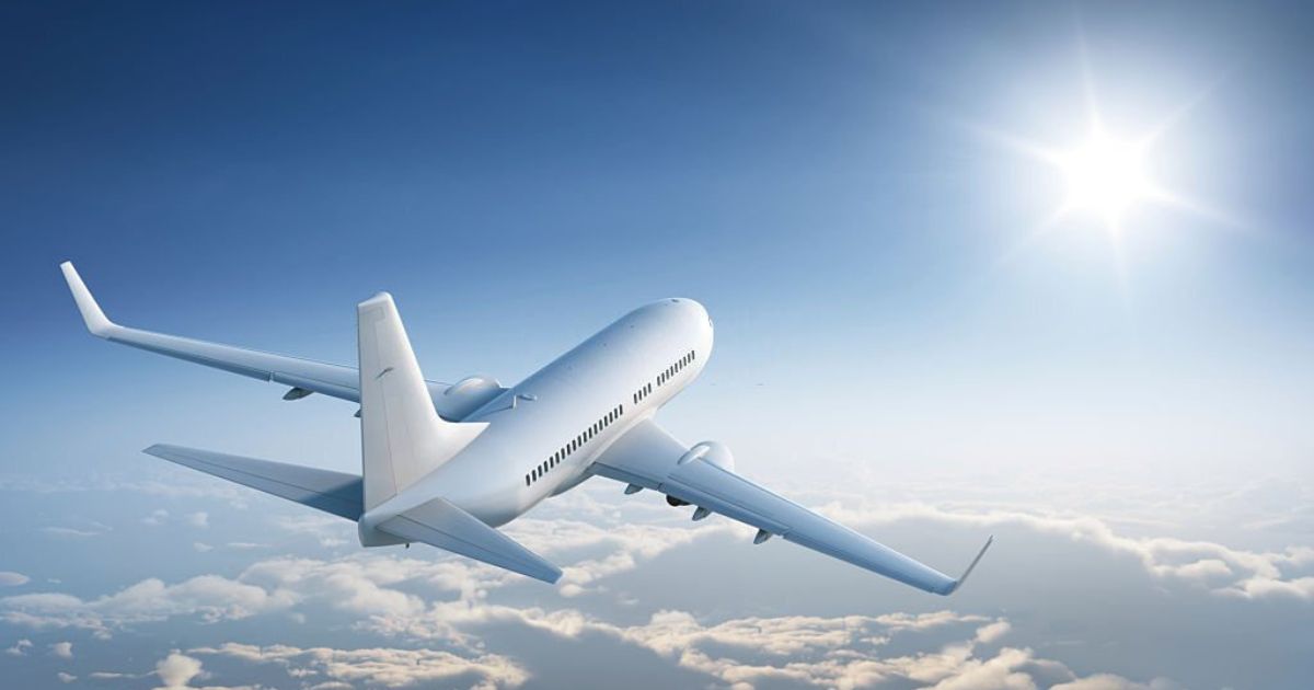 26 Meanings When You Dream About Airplanes