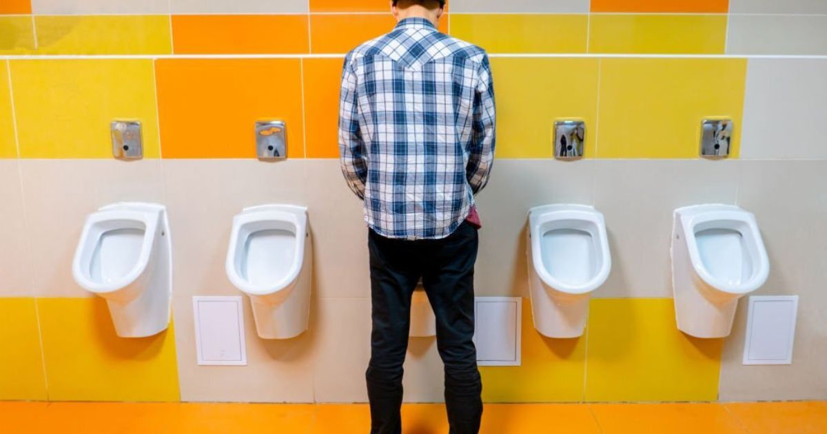 What does it mean when you dream about peeing?