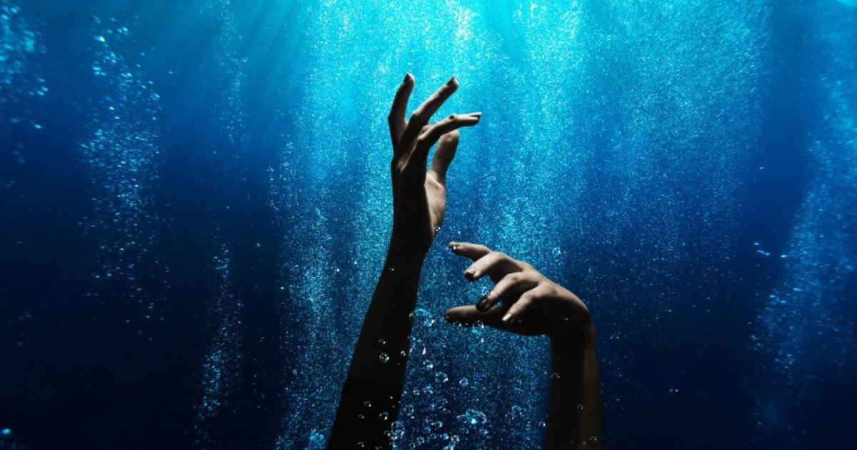 26 Meanings When You Dream About Drowning